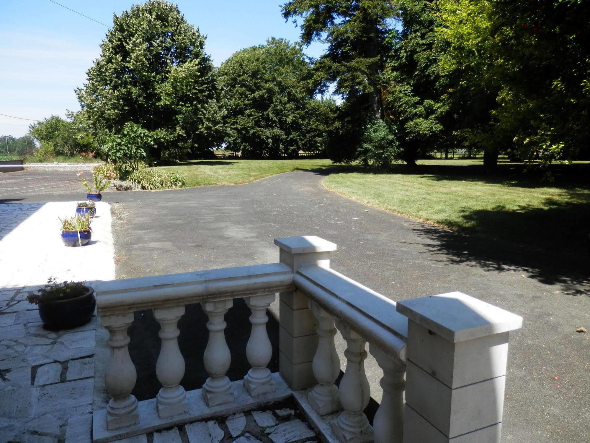 Château Ardilleux Exterior foto